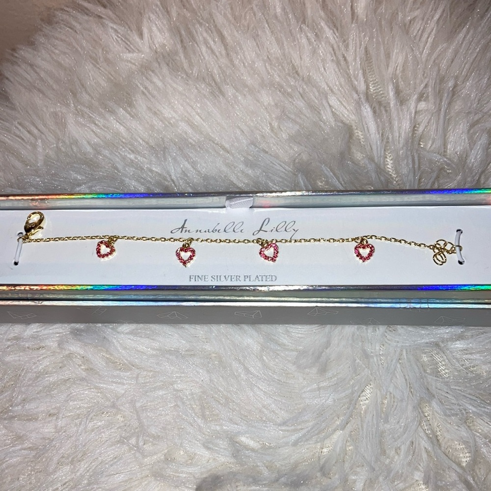 BRAND NEW BRACELET! FINE SILVER PLATED! NWT! SMOKE FREE HOME!